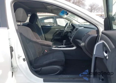 2015 Nissan Altima 2.5 Sv z USA, uszkodzony, nr VIN 1N4AL3AP7FC168062